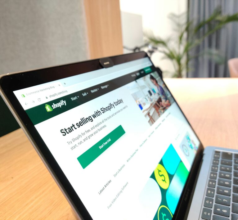 hookle-app-6Pa7l0unTAY-unsplash